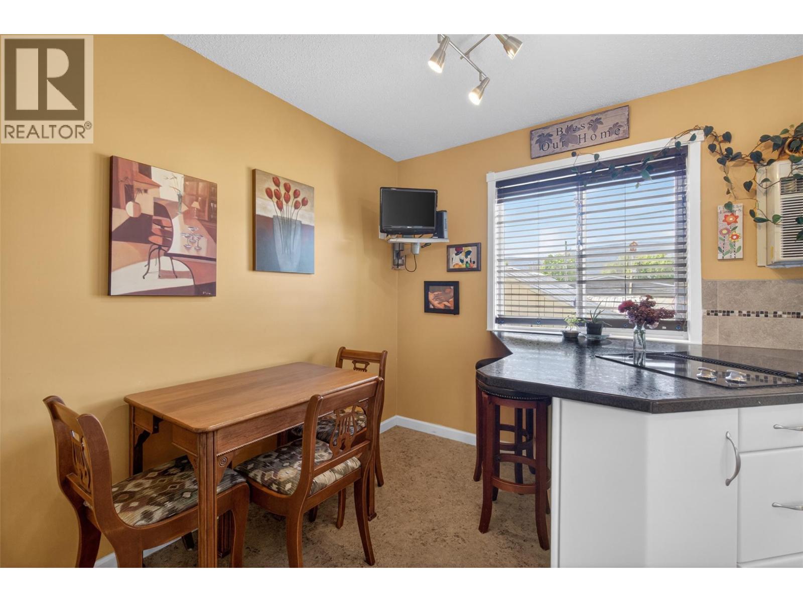 361 2 Street SE - 10