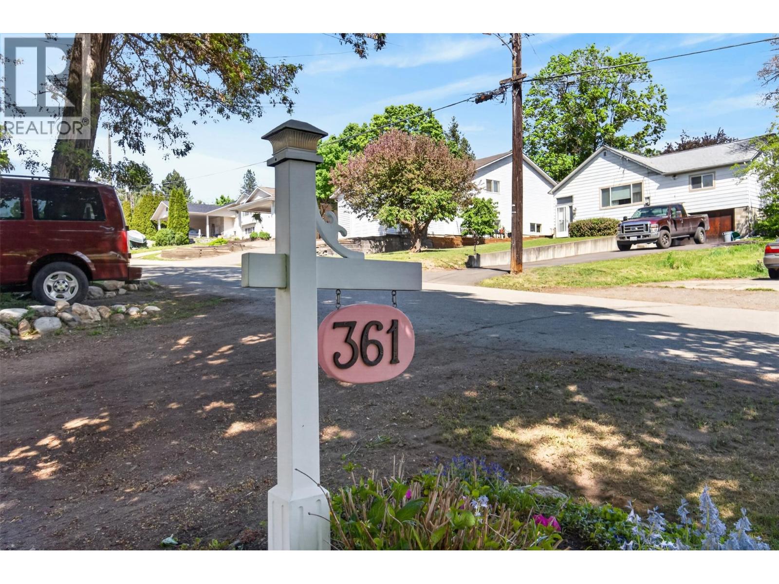 361 2 Street SE - 61