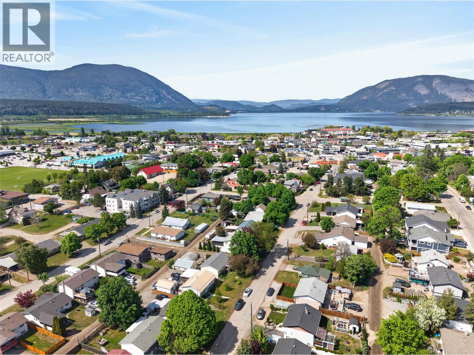  361 2 Street Southeast, Salmon Arm