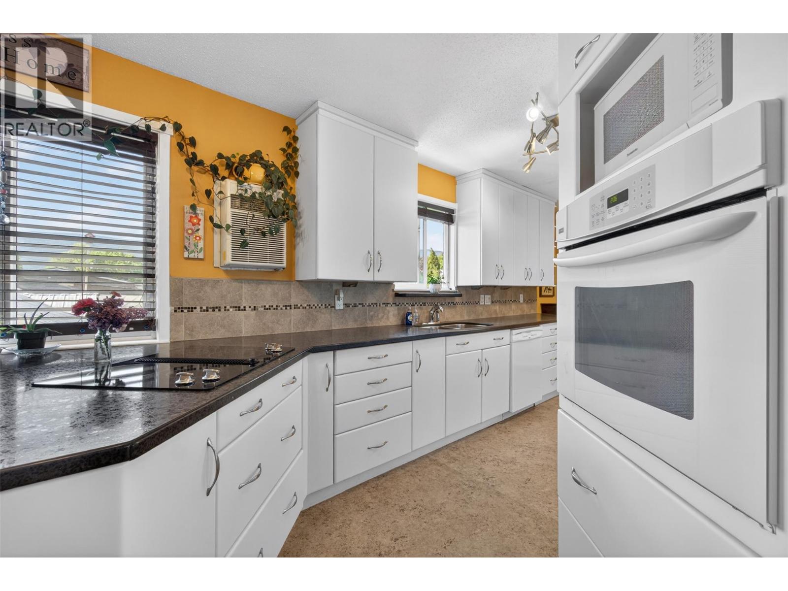361 2 Street SE - 7