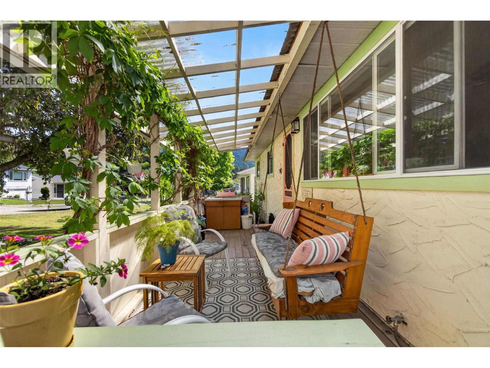 361 2 Street SE - 39