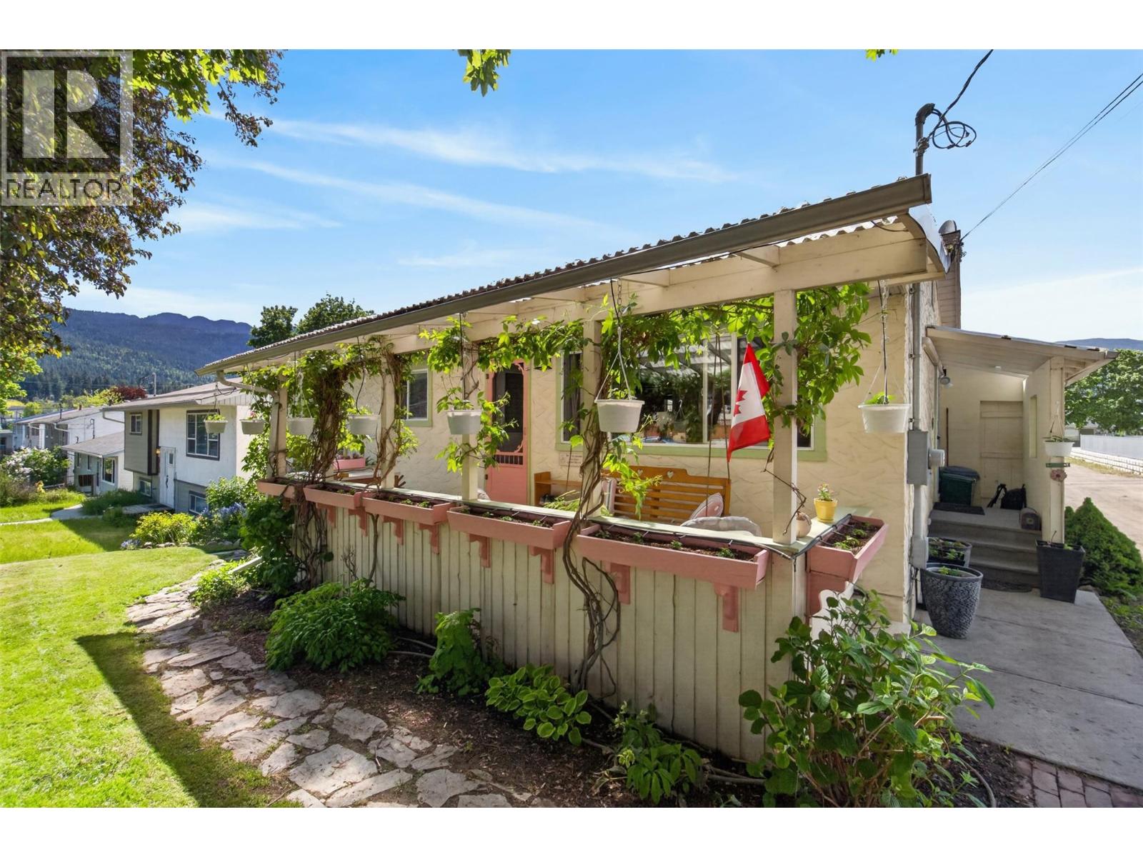  361 2 Street Southeast, Salmon Arm