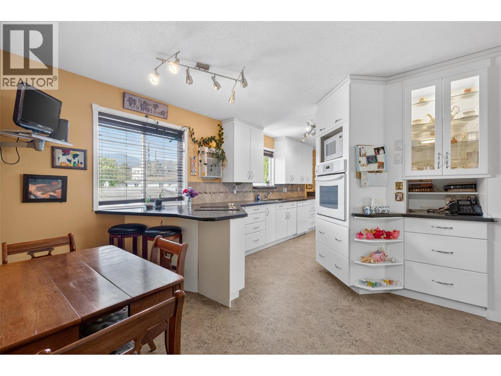  361 2 Street Southeast, Salmon Arm