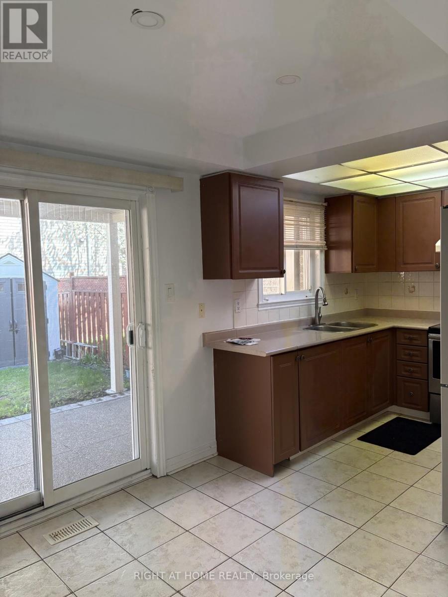 48 GRAND VALLEY BOULEVARD - 3