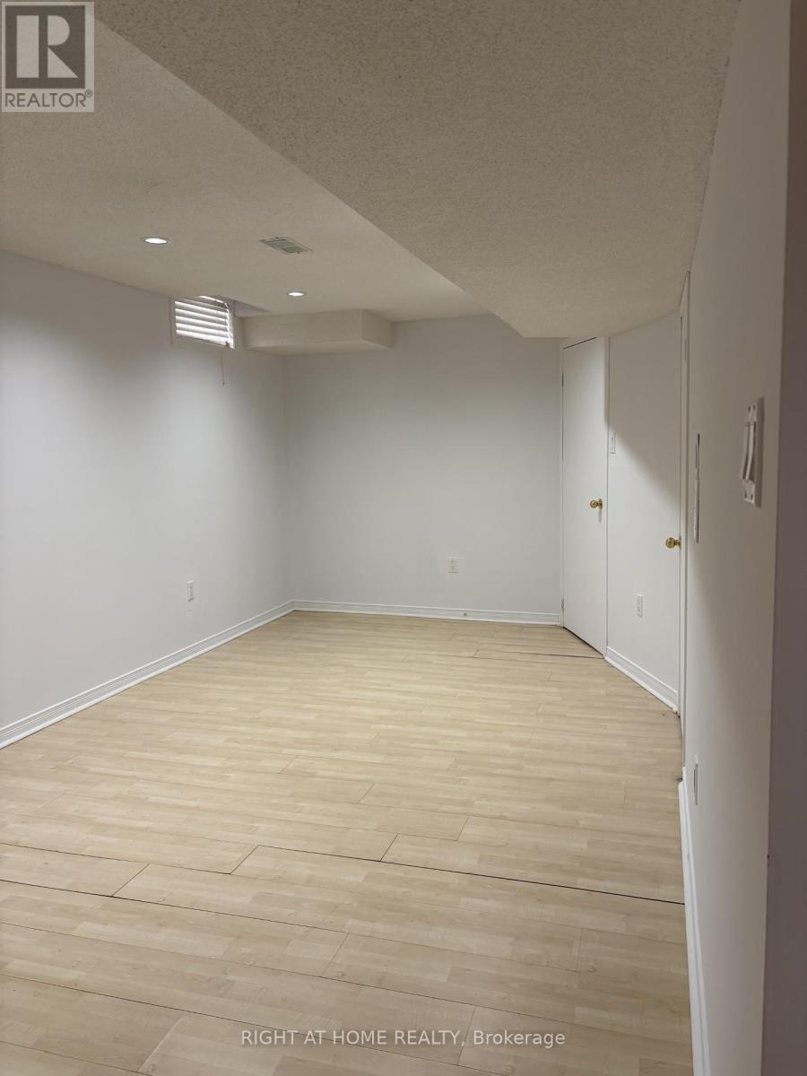 48 GRAND VALLEY BOULEVARD - 5