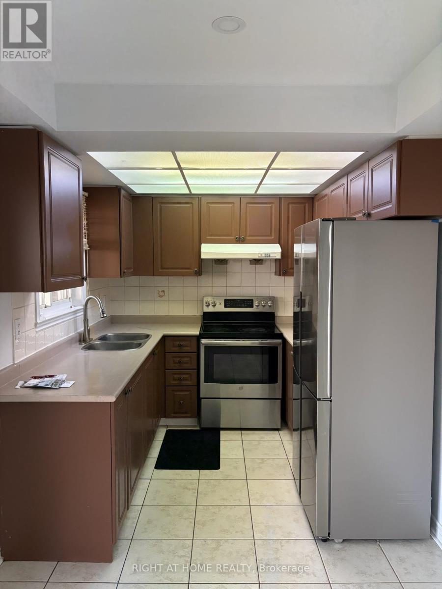 48 GRAND VALLEY BOULEVARD - 4
