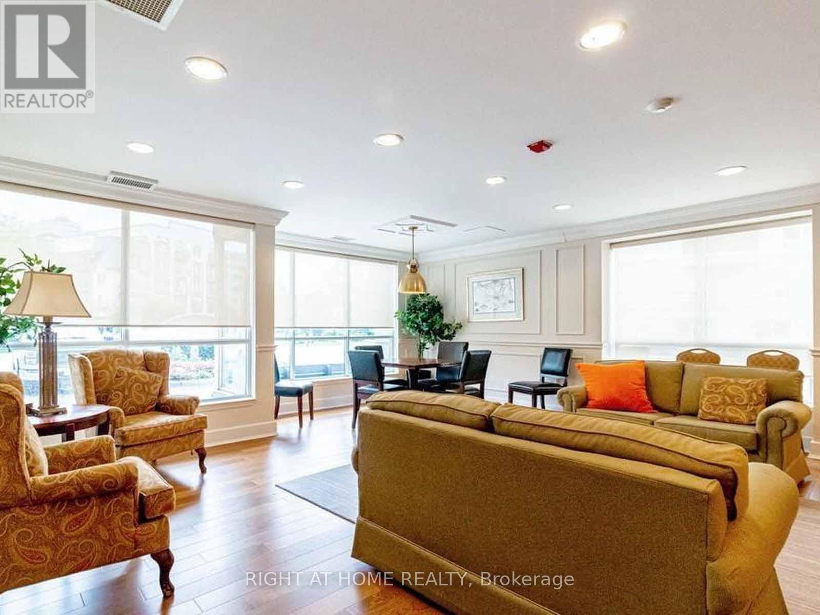 #202 2000 CREEKSIDE DRIVE - 9