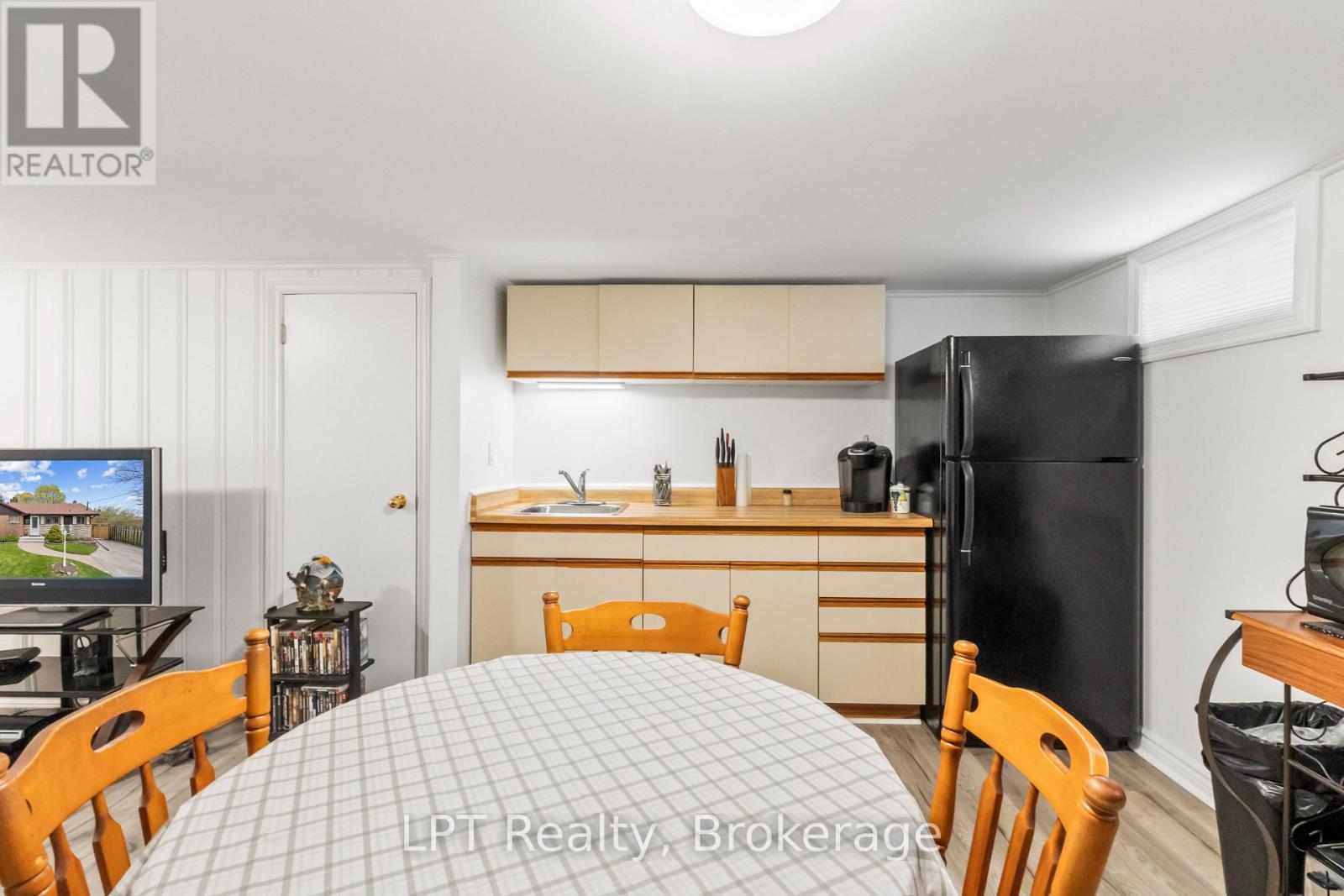519 ROSMERE STREET - 33