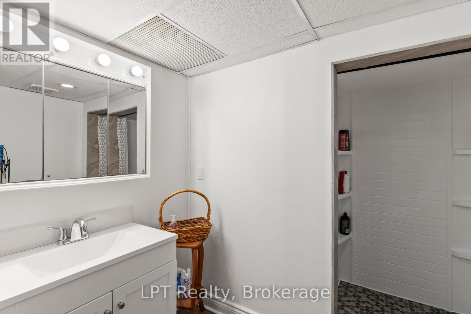 519 ROSMERE STREET - 35