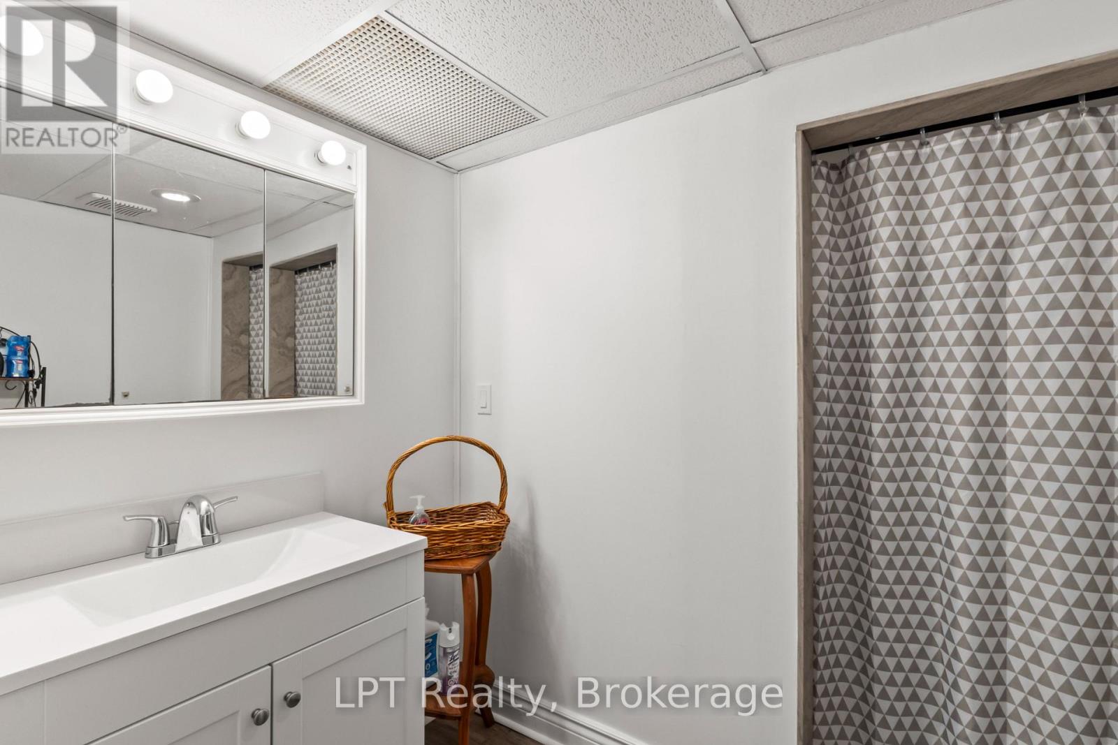 519 ROSMERE STREET - 36