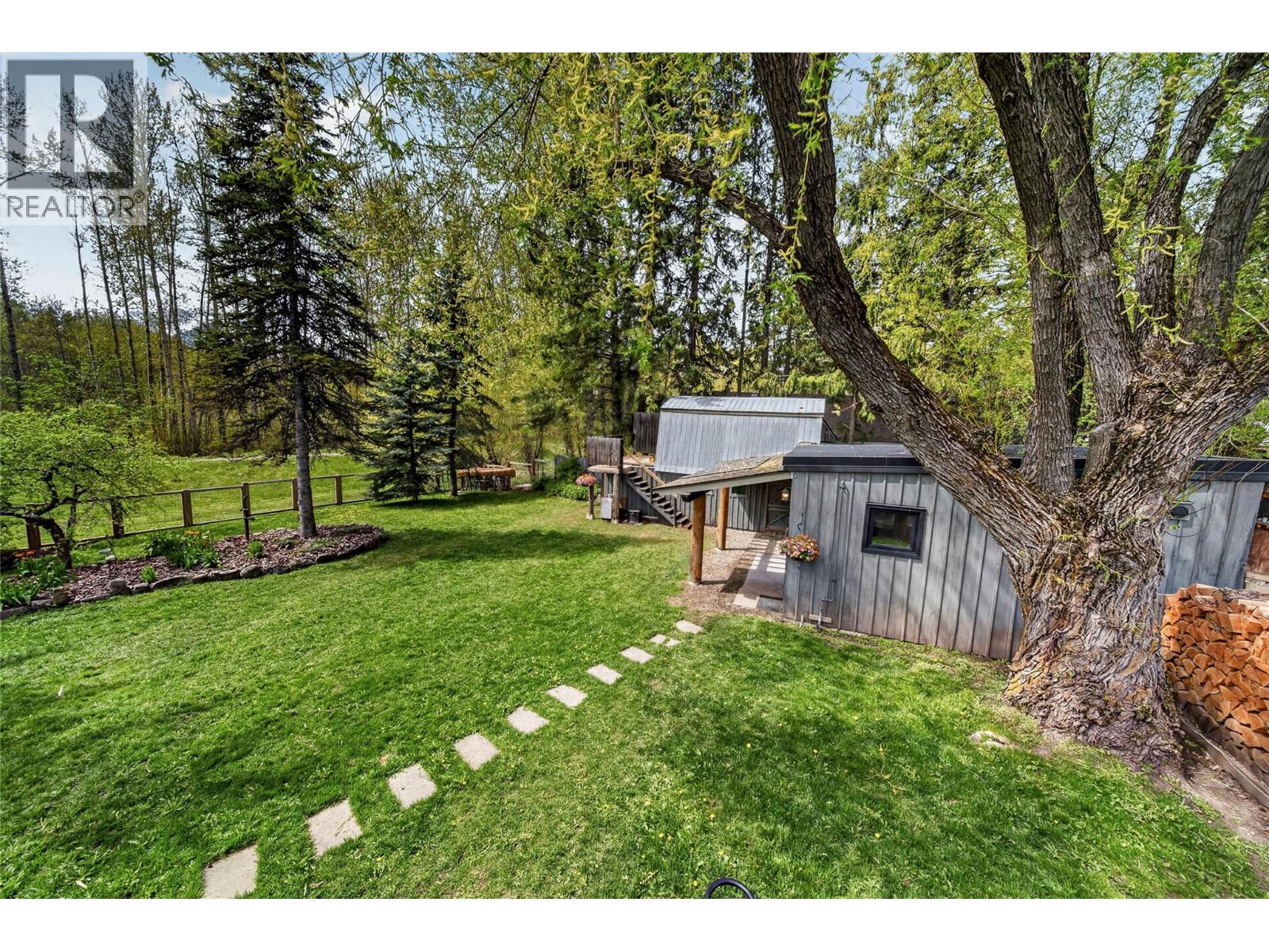 54 COMMONS Street, Fernie