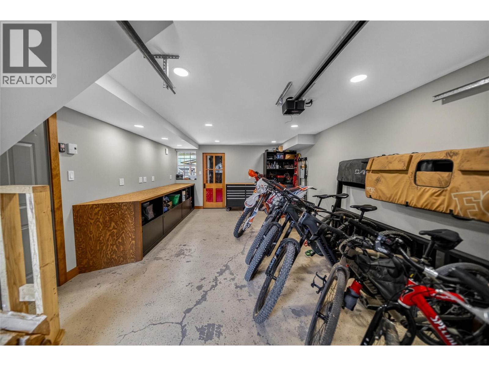 54 COMMONS Street, Fernie