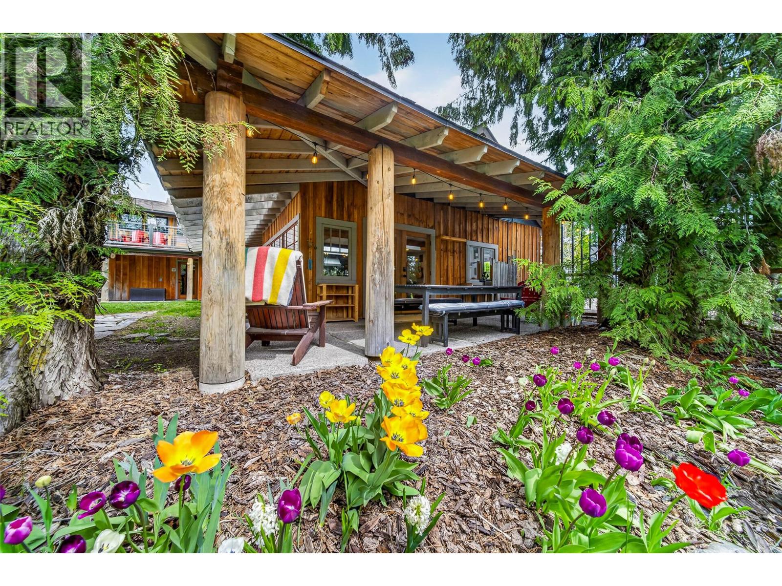 54 COMMONS Street, Fernie