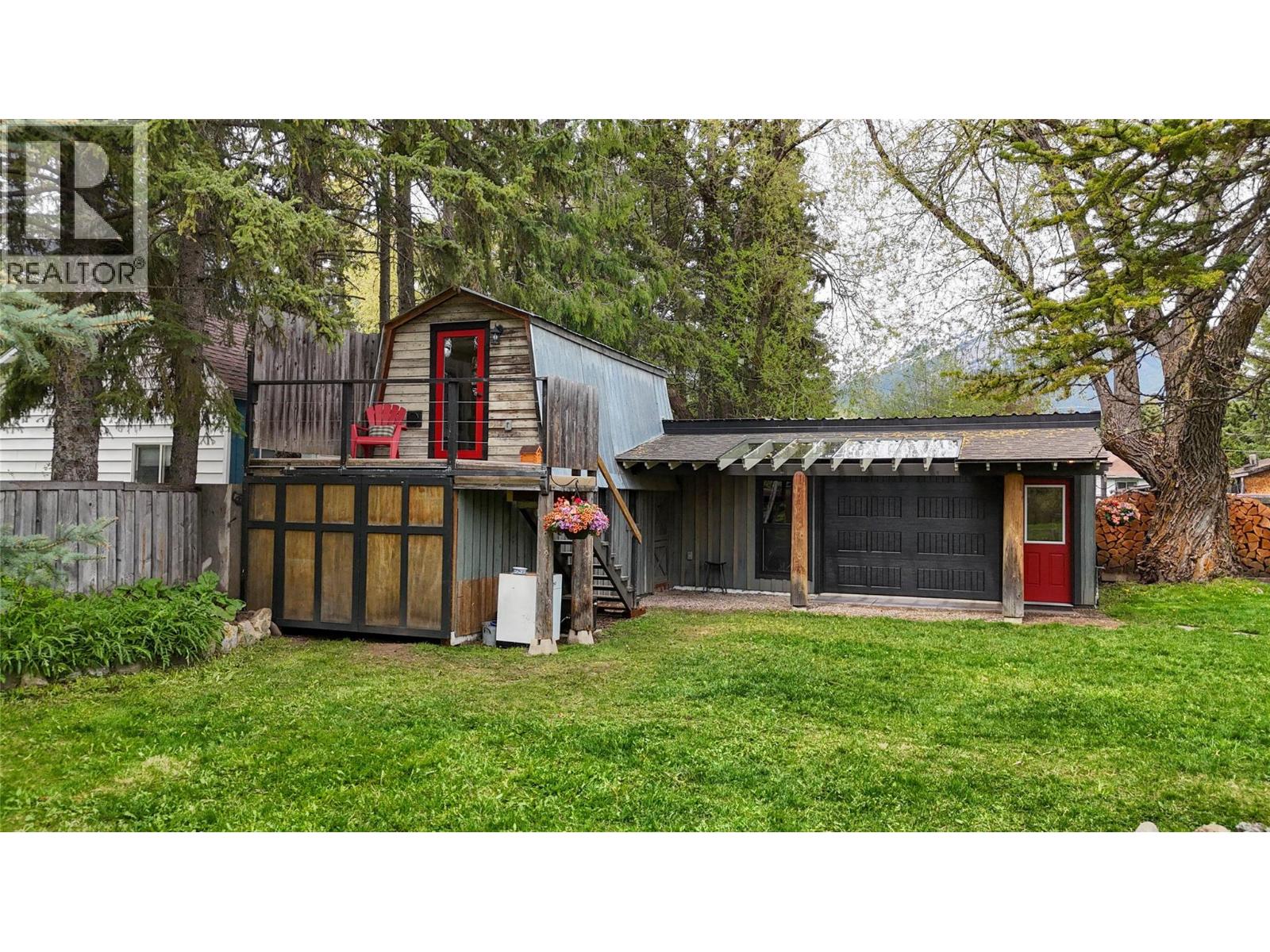 54 COMMONS Street, Fernie