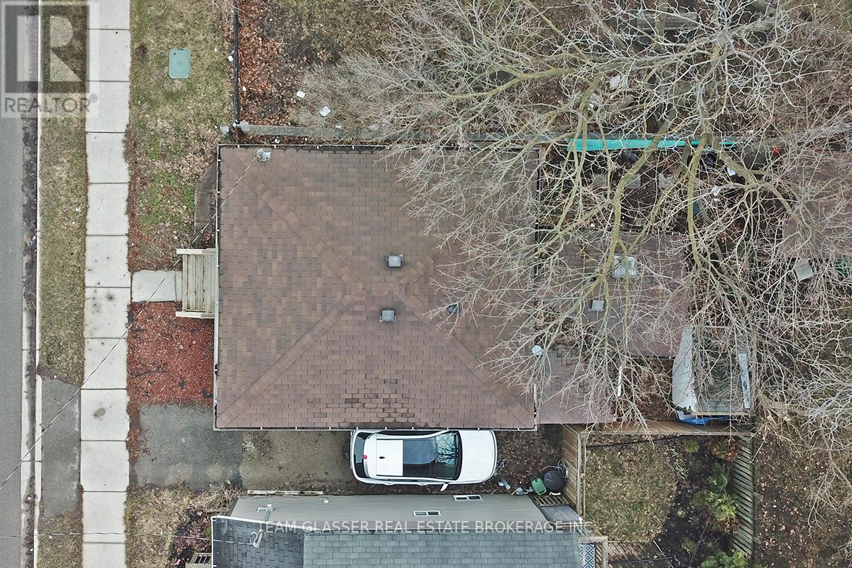 225 SIMCOE STREET - 22