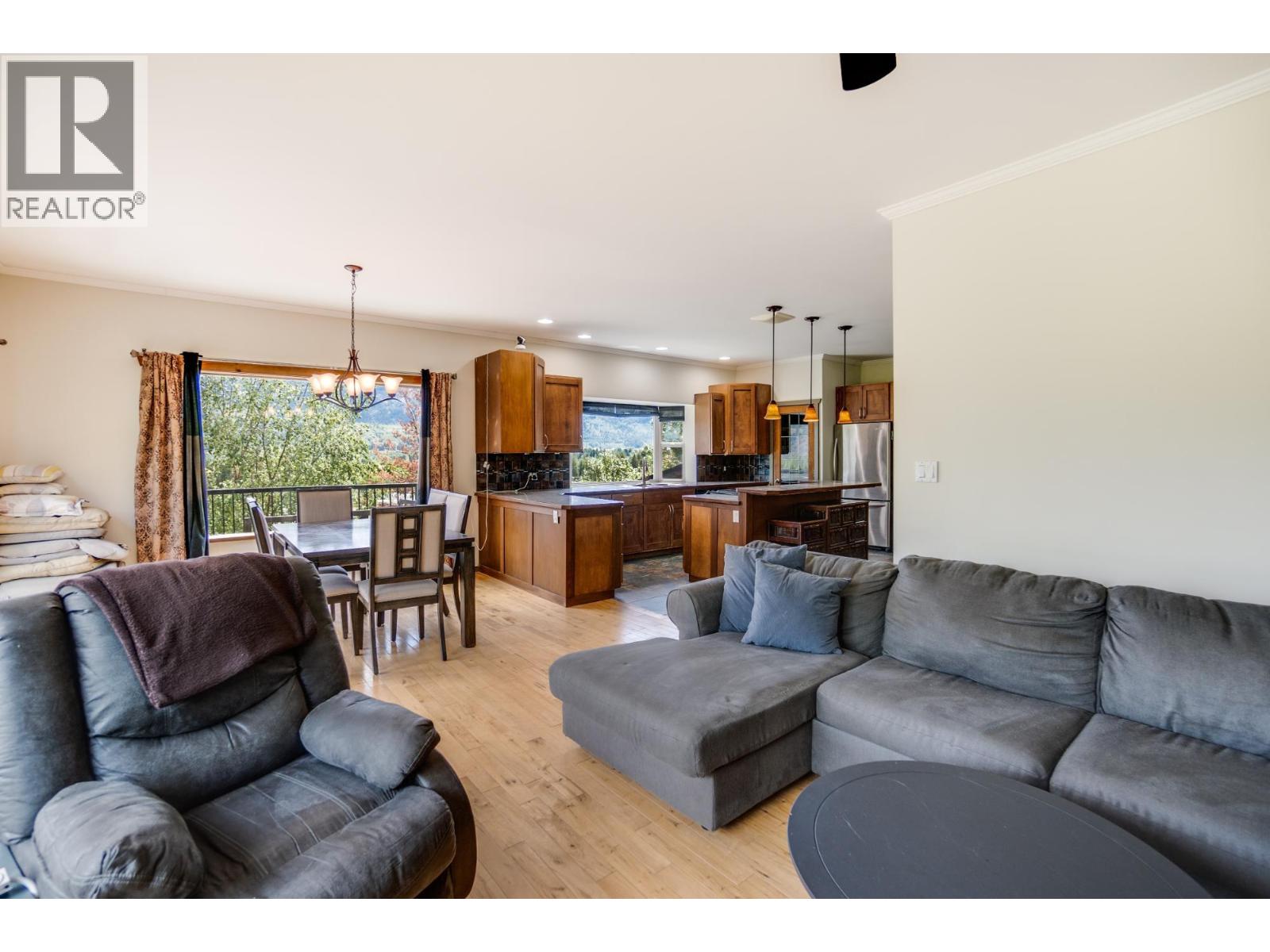1533 WOODLAND Drive - 12