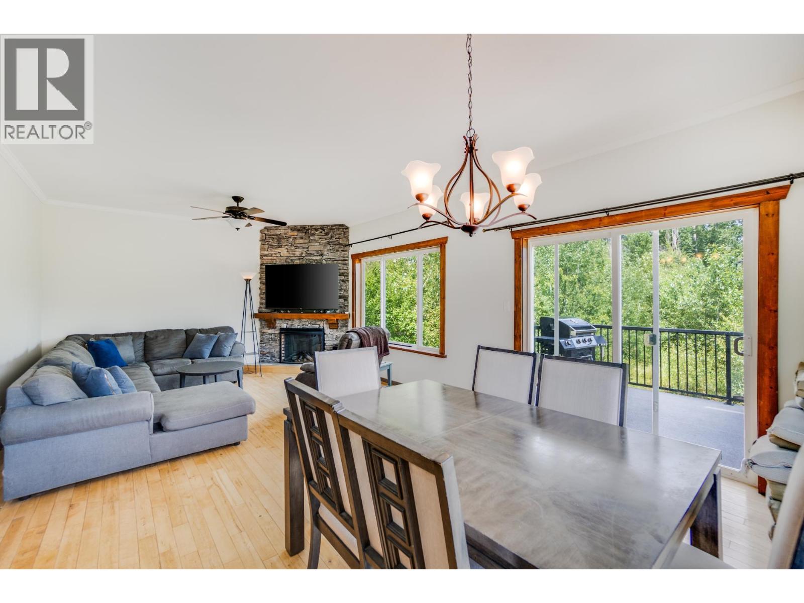 1533 WOODLAND Drive - 16