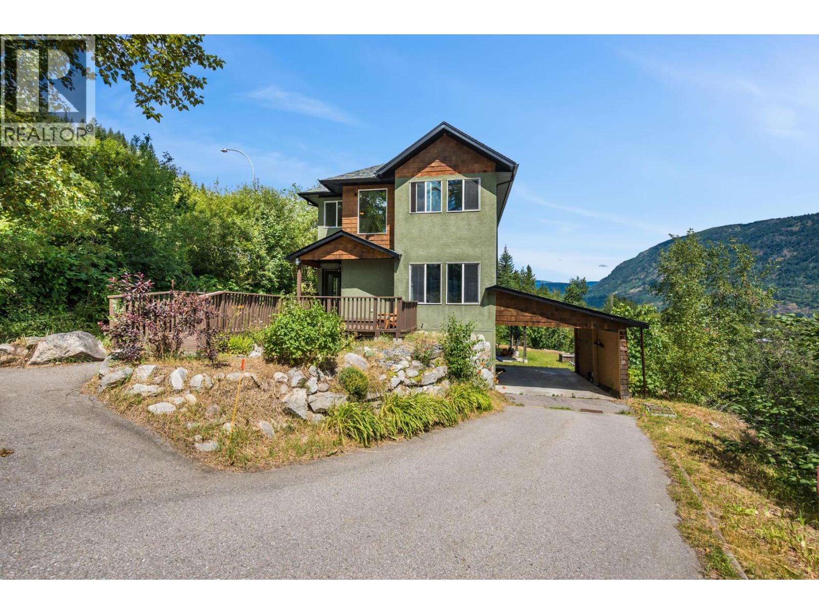 1533 WOODLAND Drive - 1