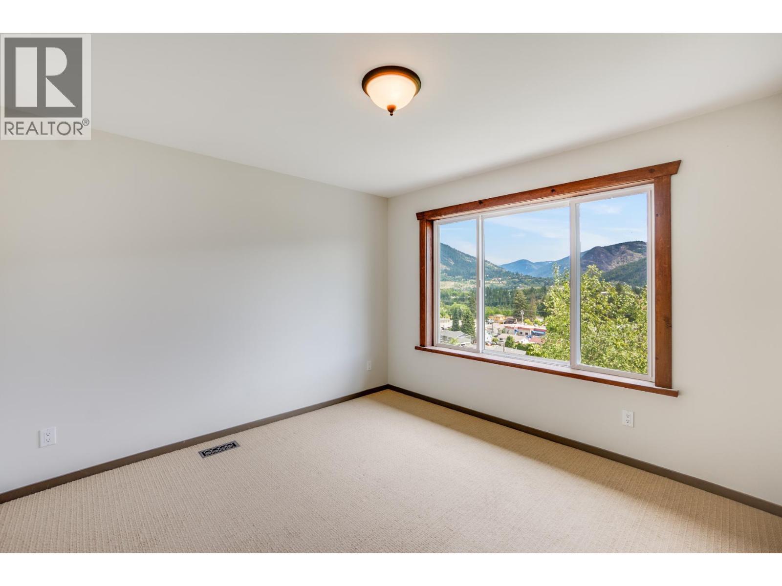 1533 WOODLAND Drive - 24