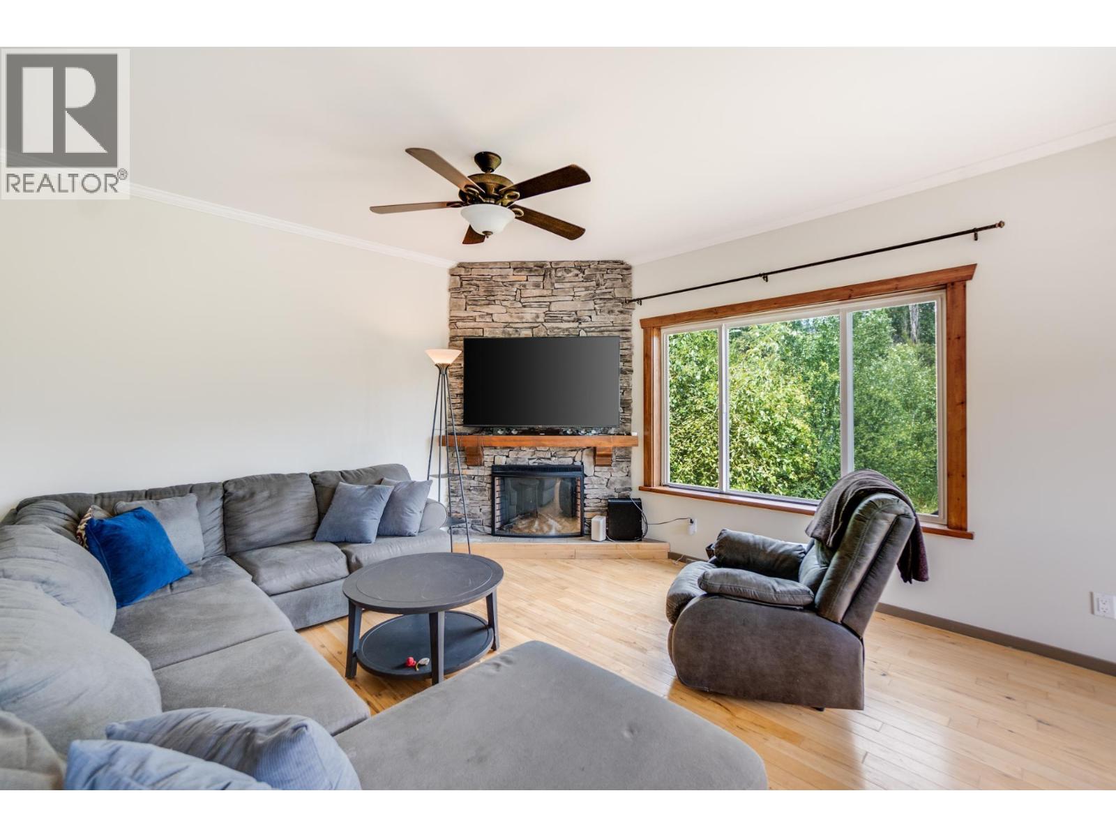 1533 WOODLAND Drive - 13
