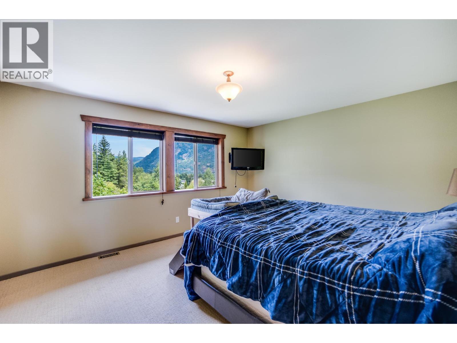 1533 WOODLAND Drive - 31
