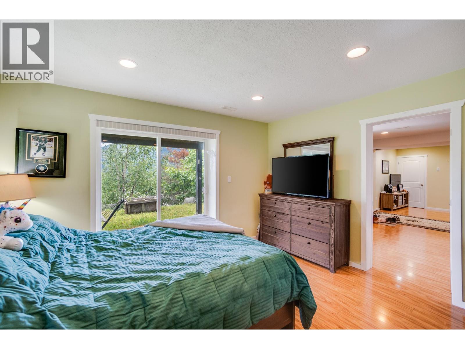 1533 WOODLAND Drive - 55