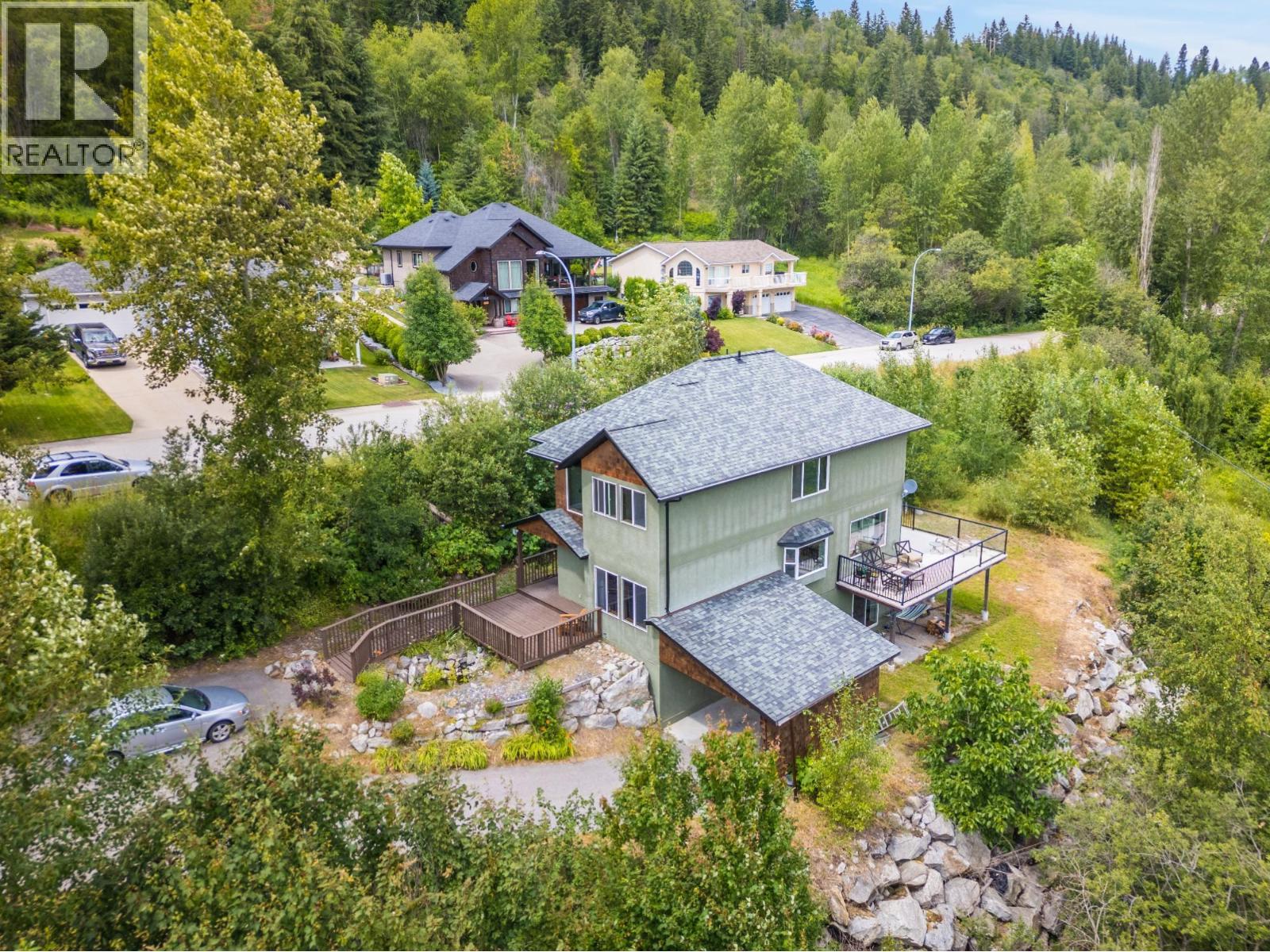 1533 WOODLAND Drive - 58
