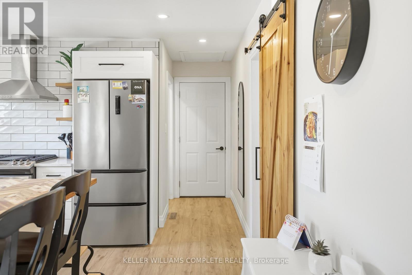 328 DUFFERIN STREET - 12