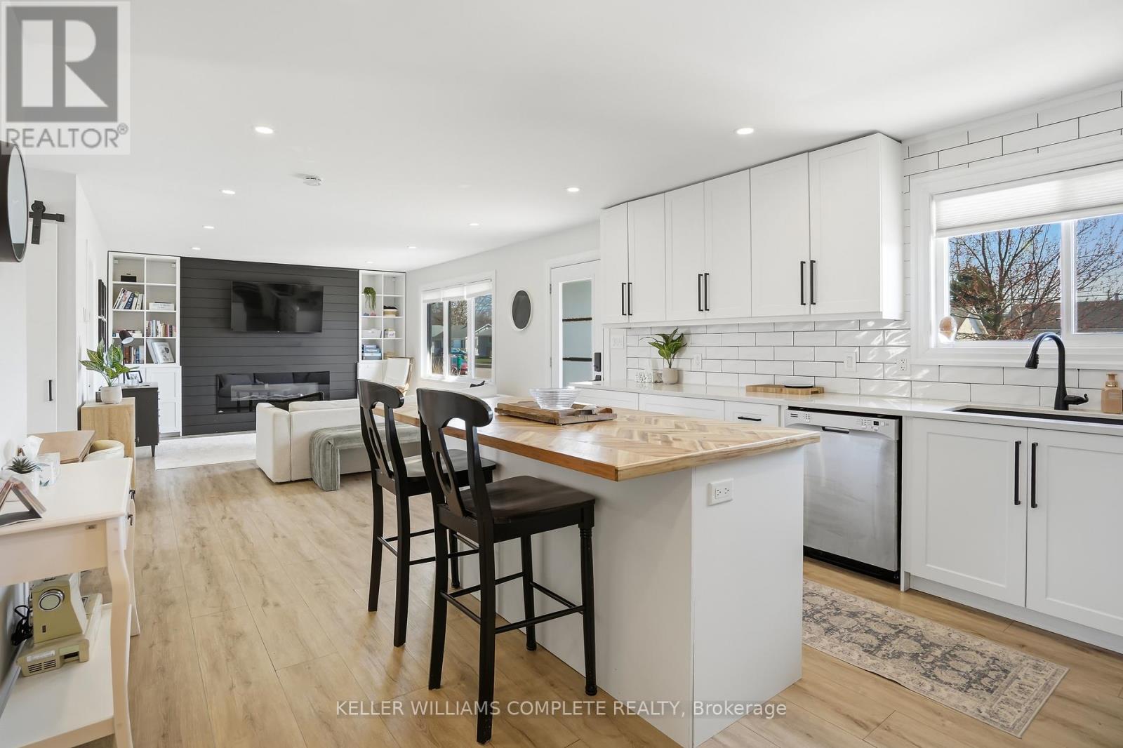 328 DUFFERIN STREET - 17