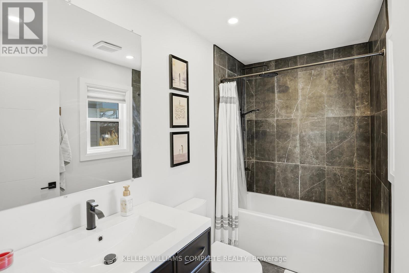 328 DUFFERIN STREET - 21
