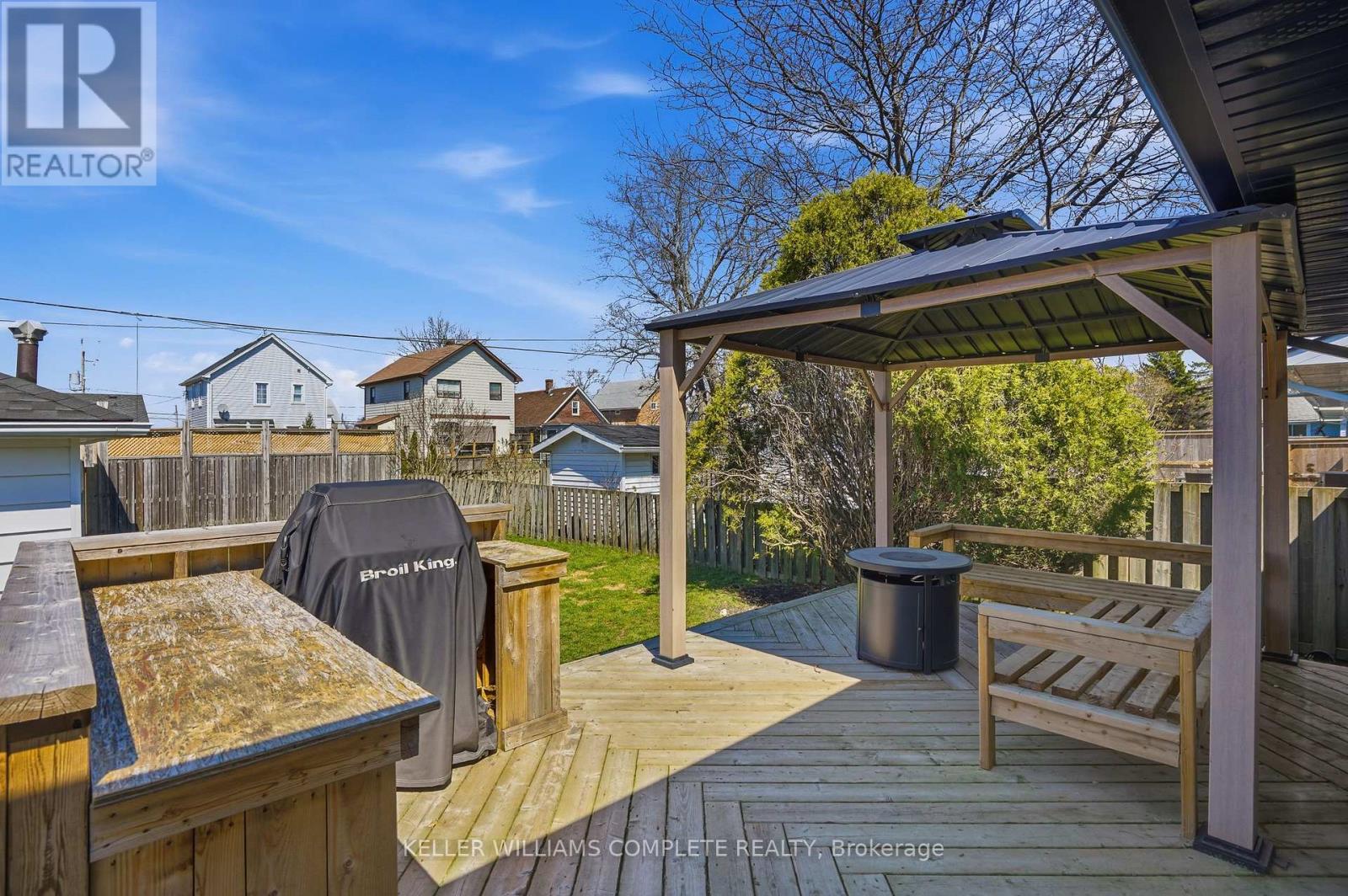 328 DUFFERIN STREET - 25