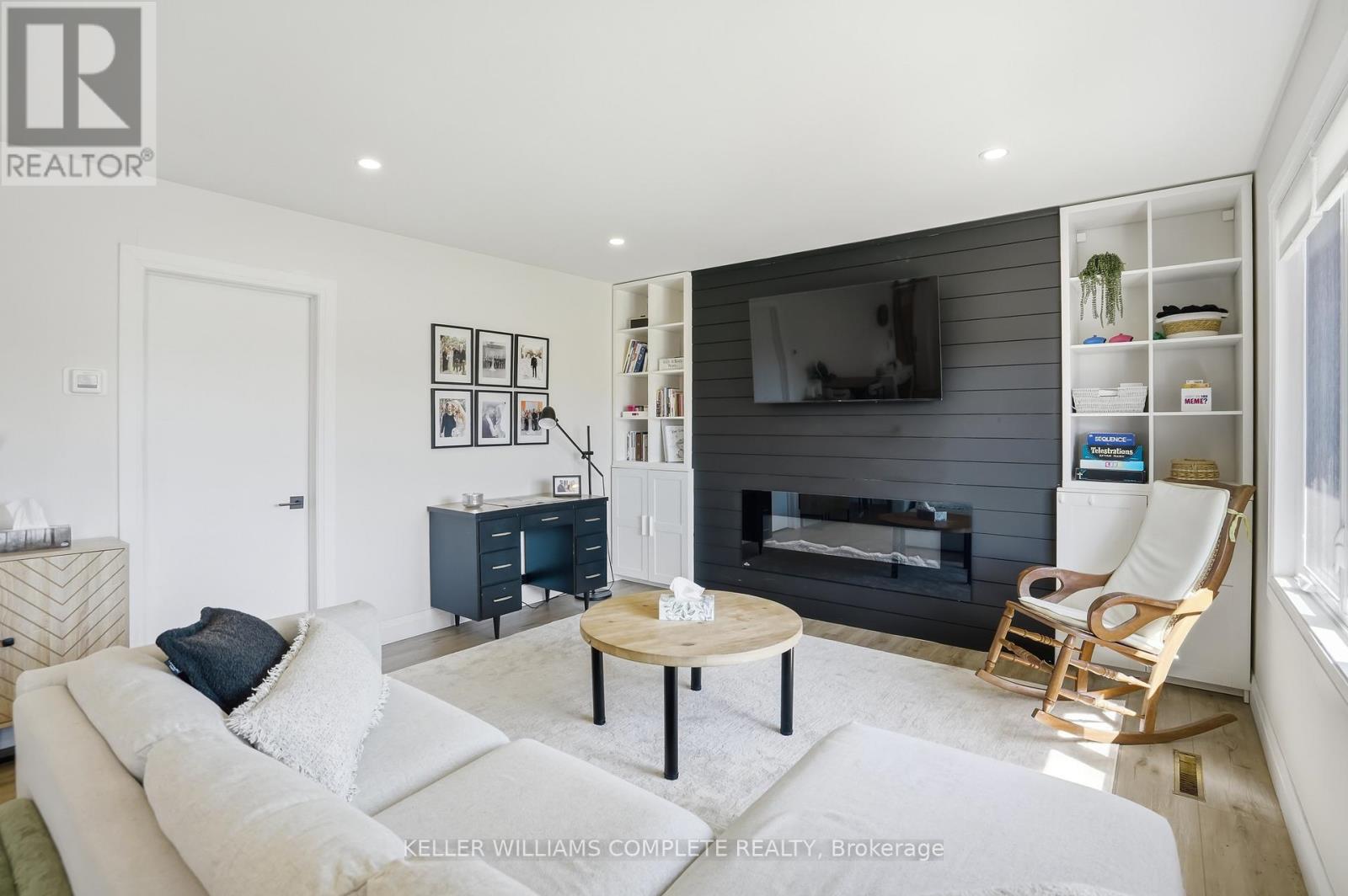 328 DUFFERIN STREET - 6