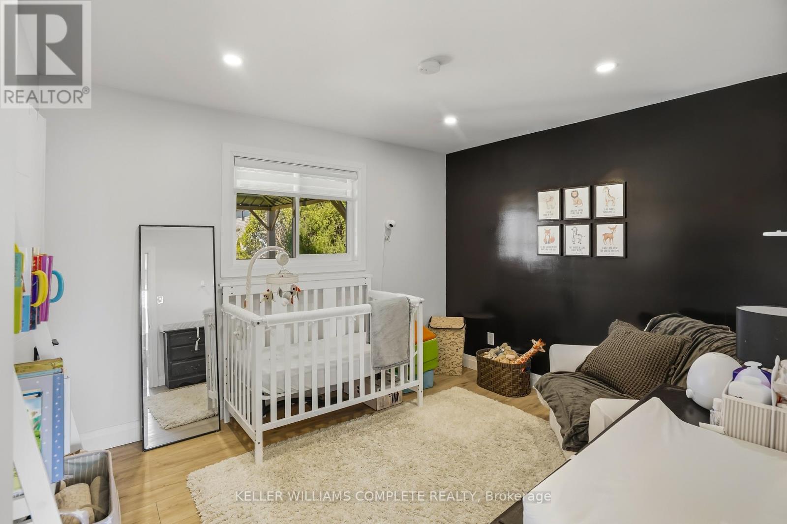 328 DUFFERIN STREET - 7