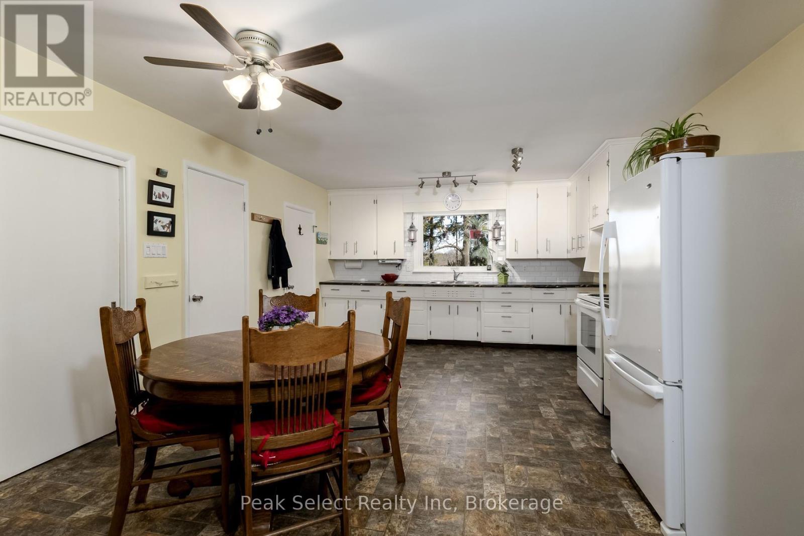 353 QUEEN STREET E - 18