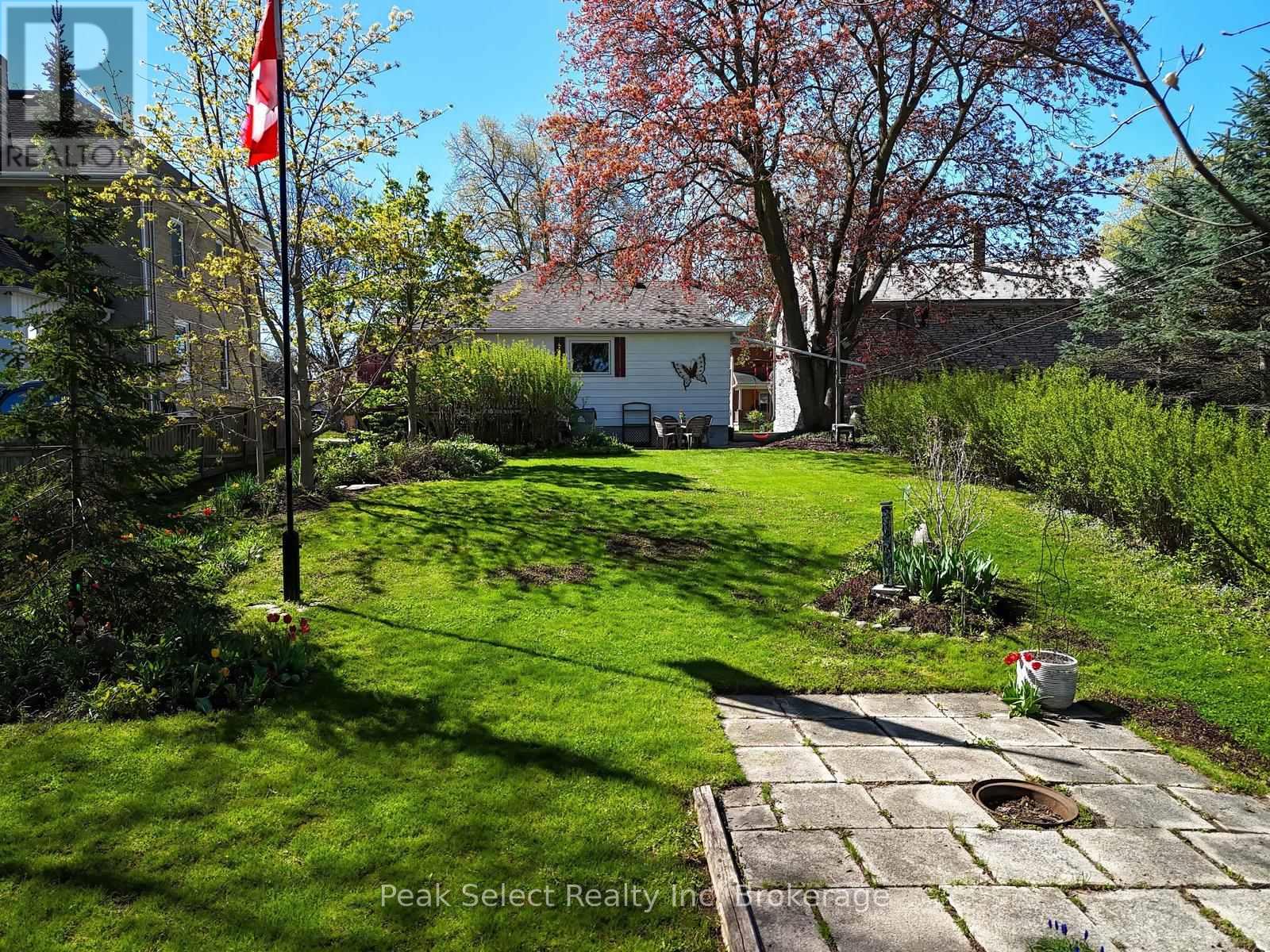 353 QUEEN STREET E - 40