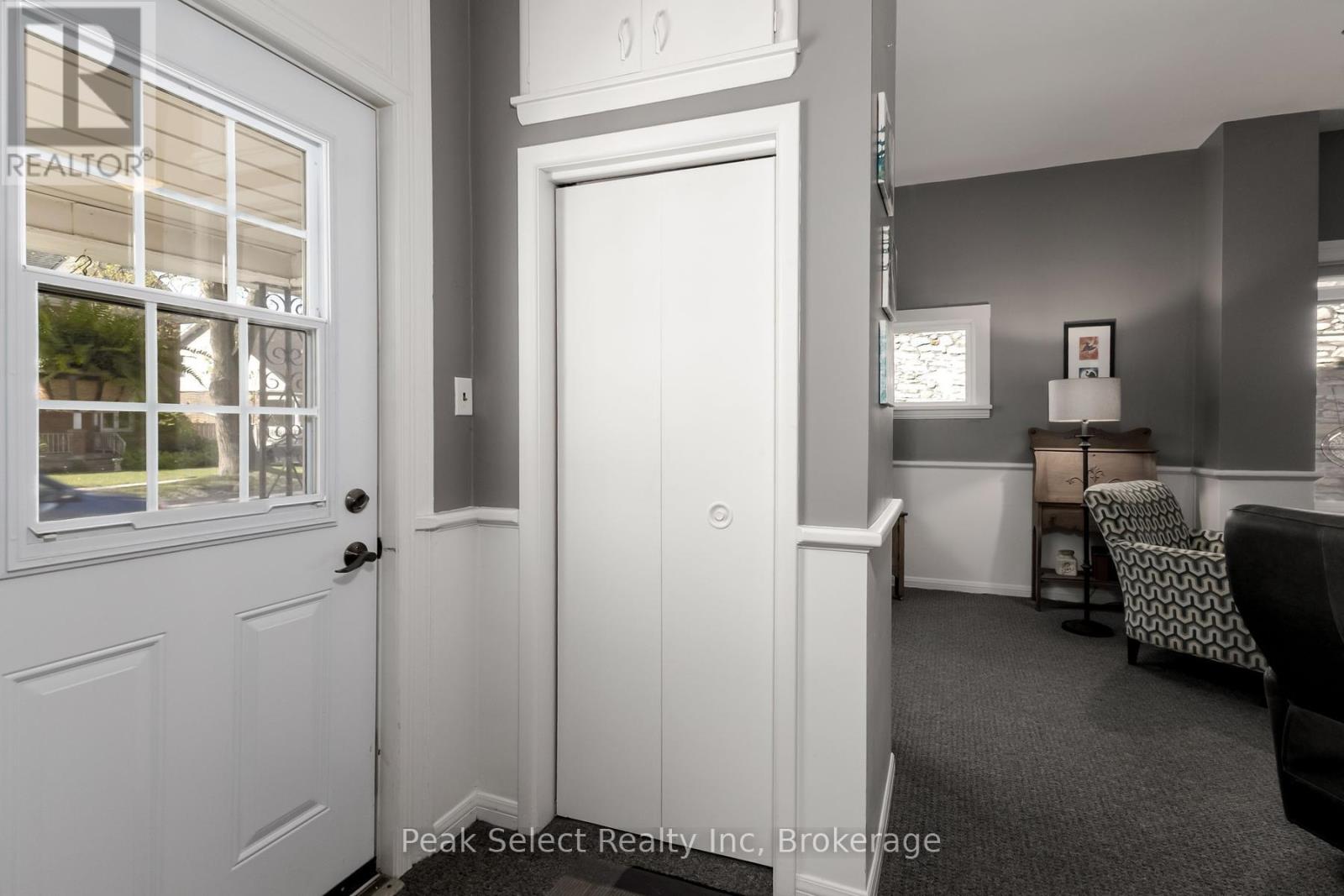 353 QUEEN STREET E - 6