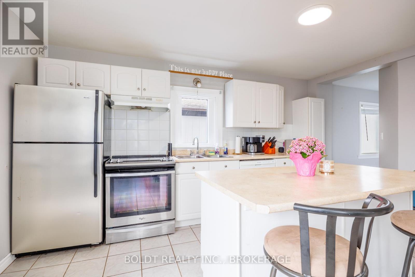 142 CLARA STREET - 13