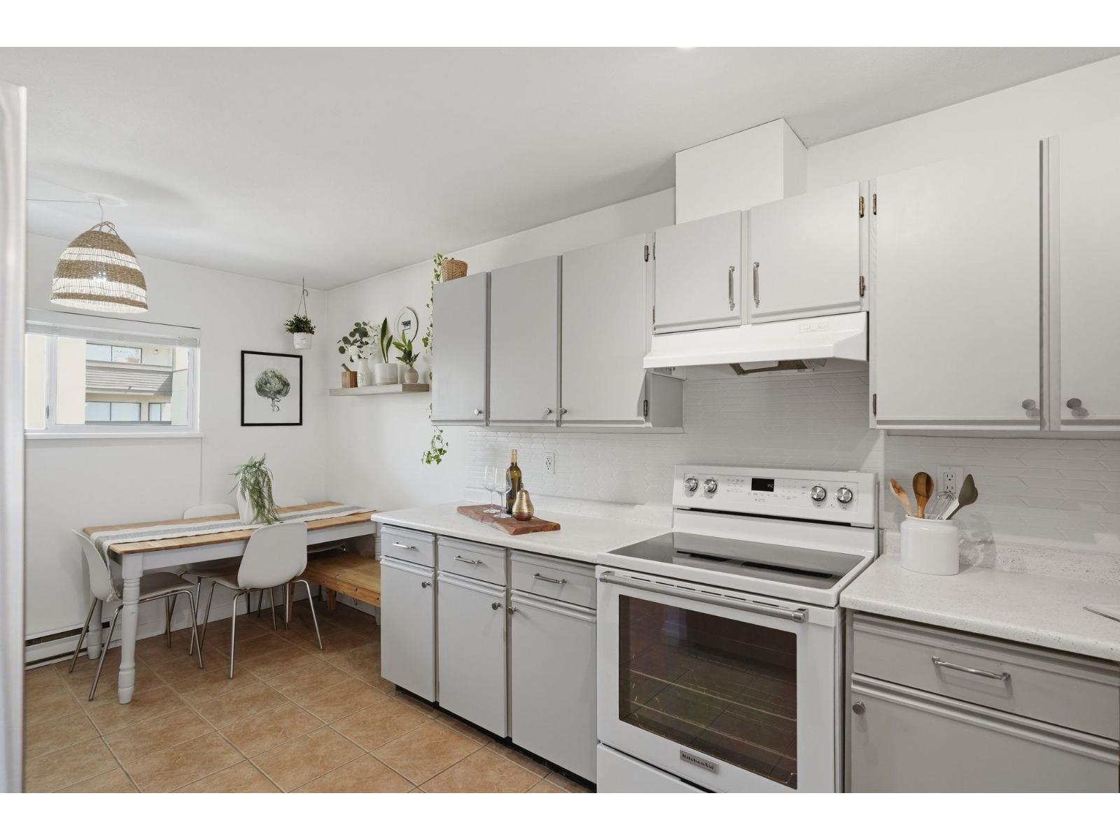 2 Bed, 2 Bath Apartment for Sale in Surrey – 22 10070 137A STREET, Surrey – MLS# R3122241 - Image 2
