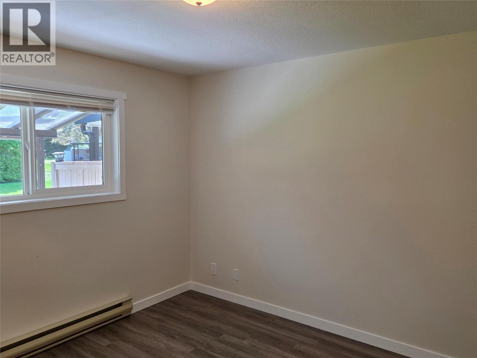 6 815 11th Avenue, Keremeos