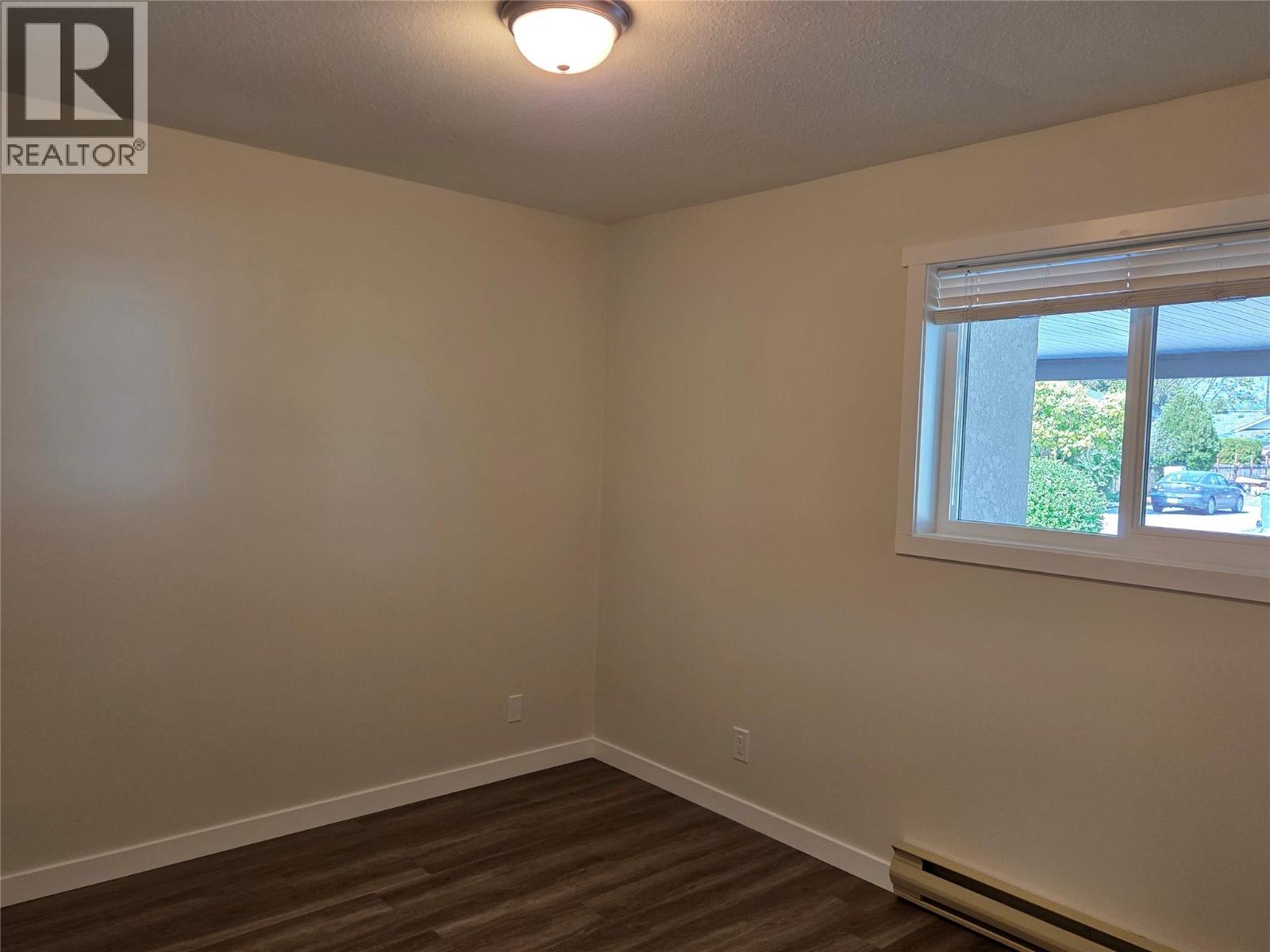 6 815 11th Avenue, Keremeos