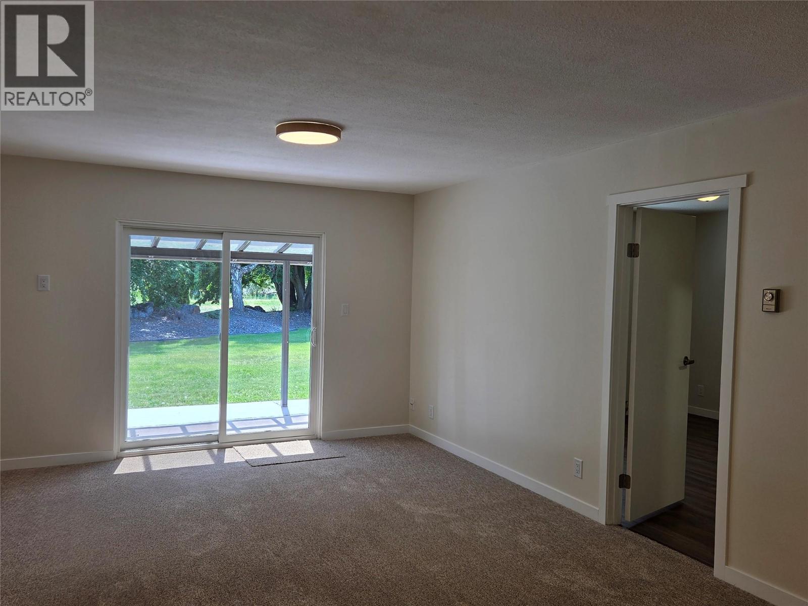 6 815 11th Avenue, Keremeos