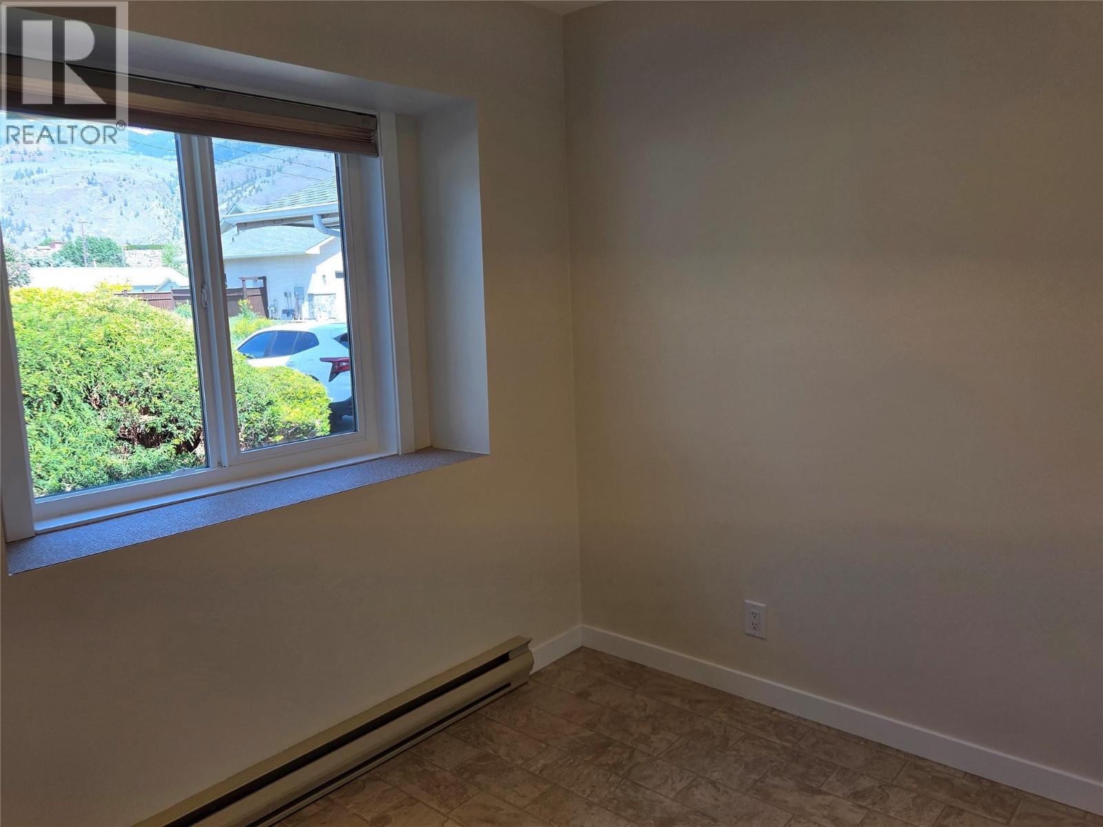 6 815 11th Avenue, Keremeos