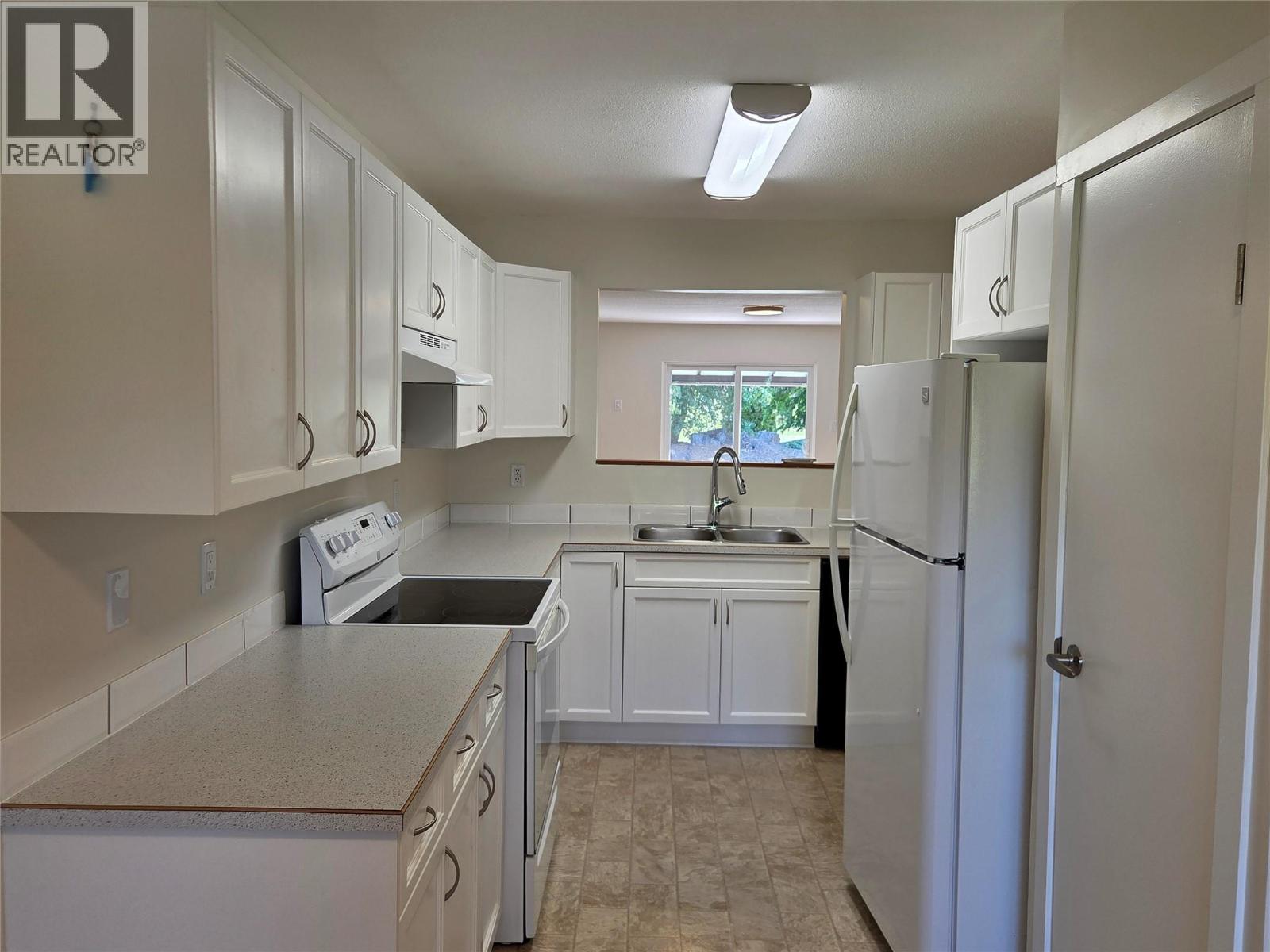 6 815 11th Avenue, Keremeos