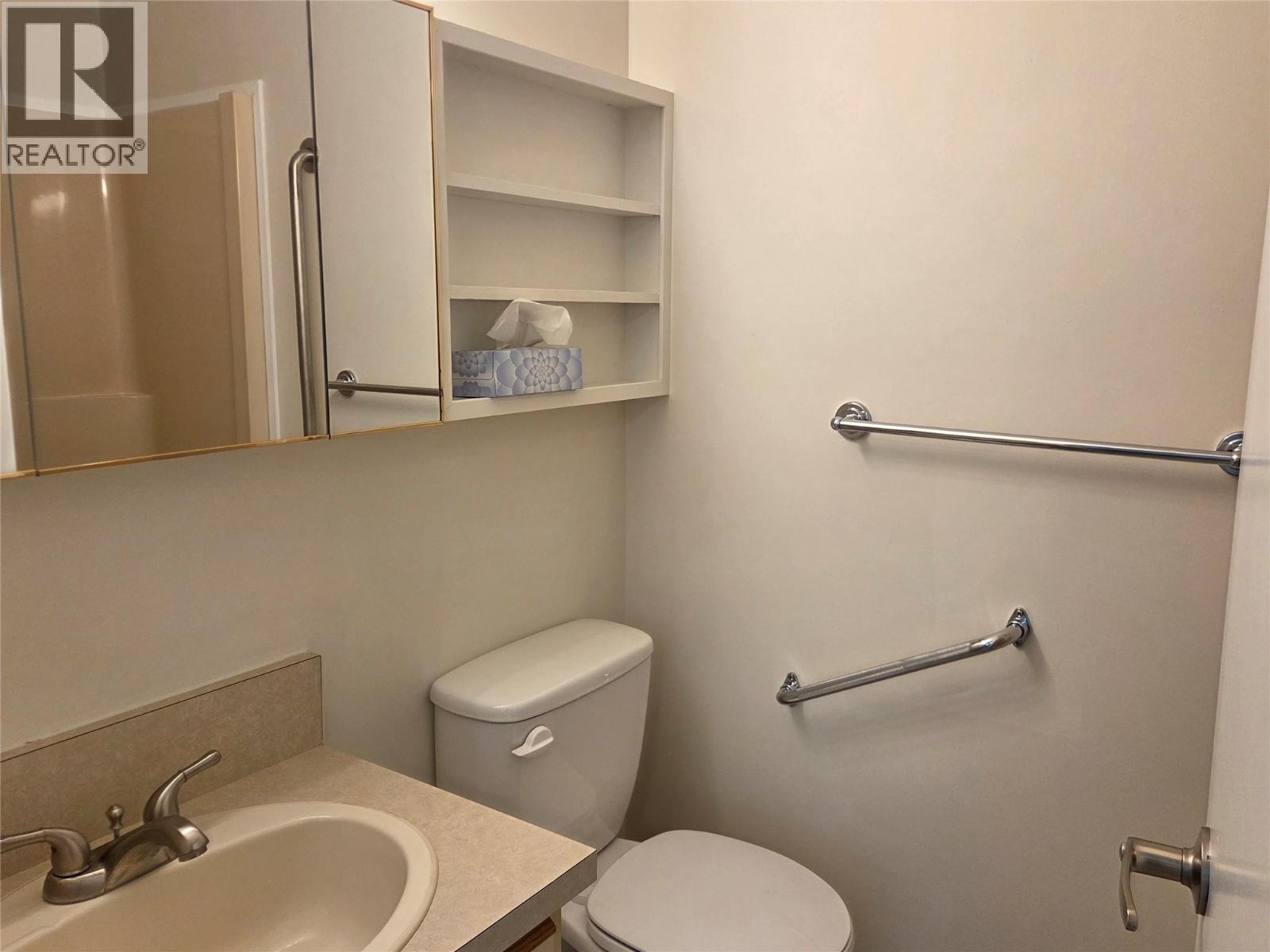 6 815 11th Avenue, Keremeos