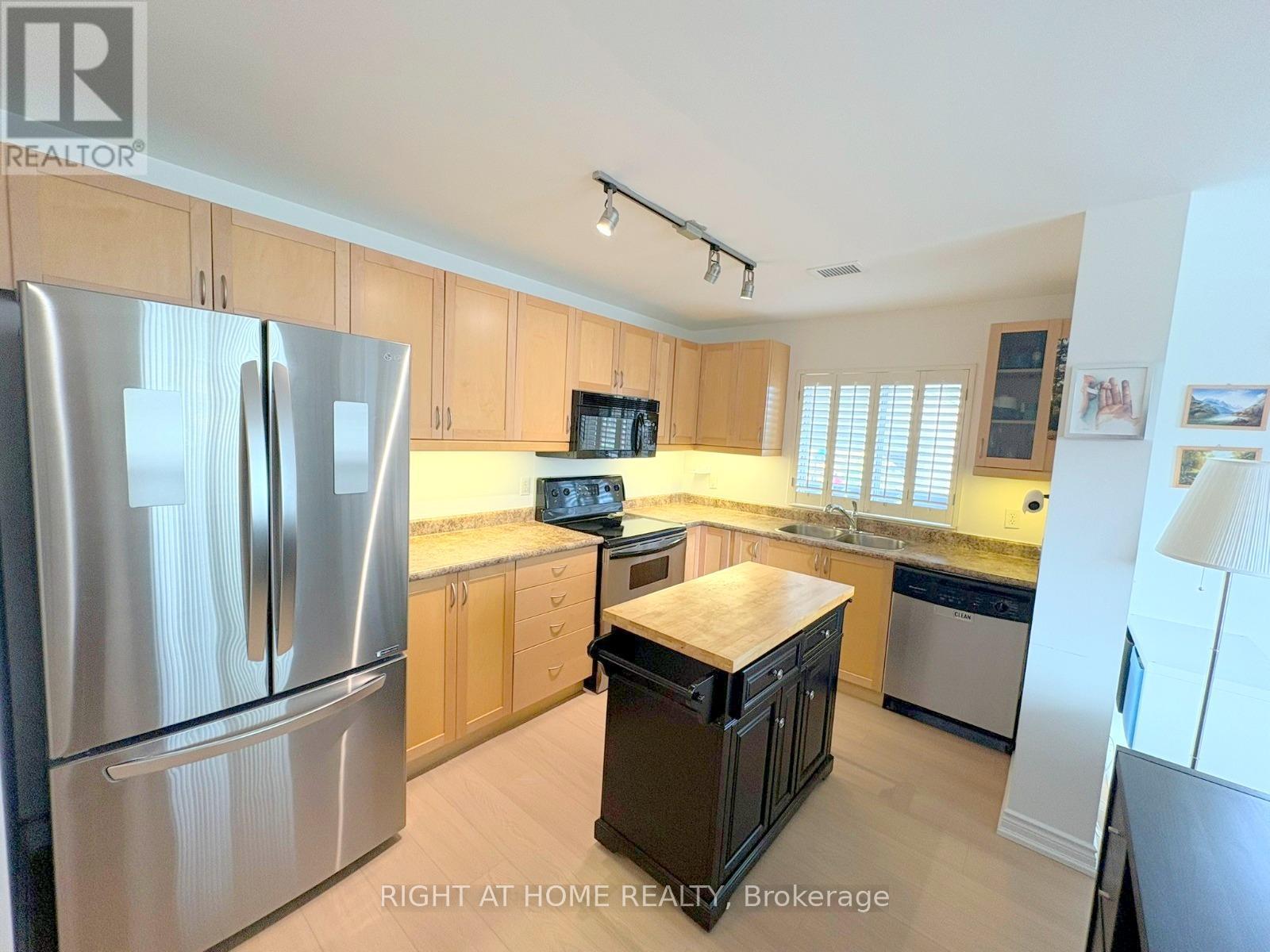 #202 2000 CREEKSIDE DRIVE - 4