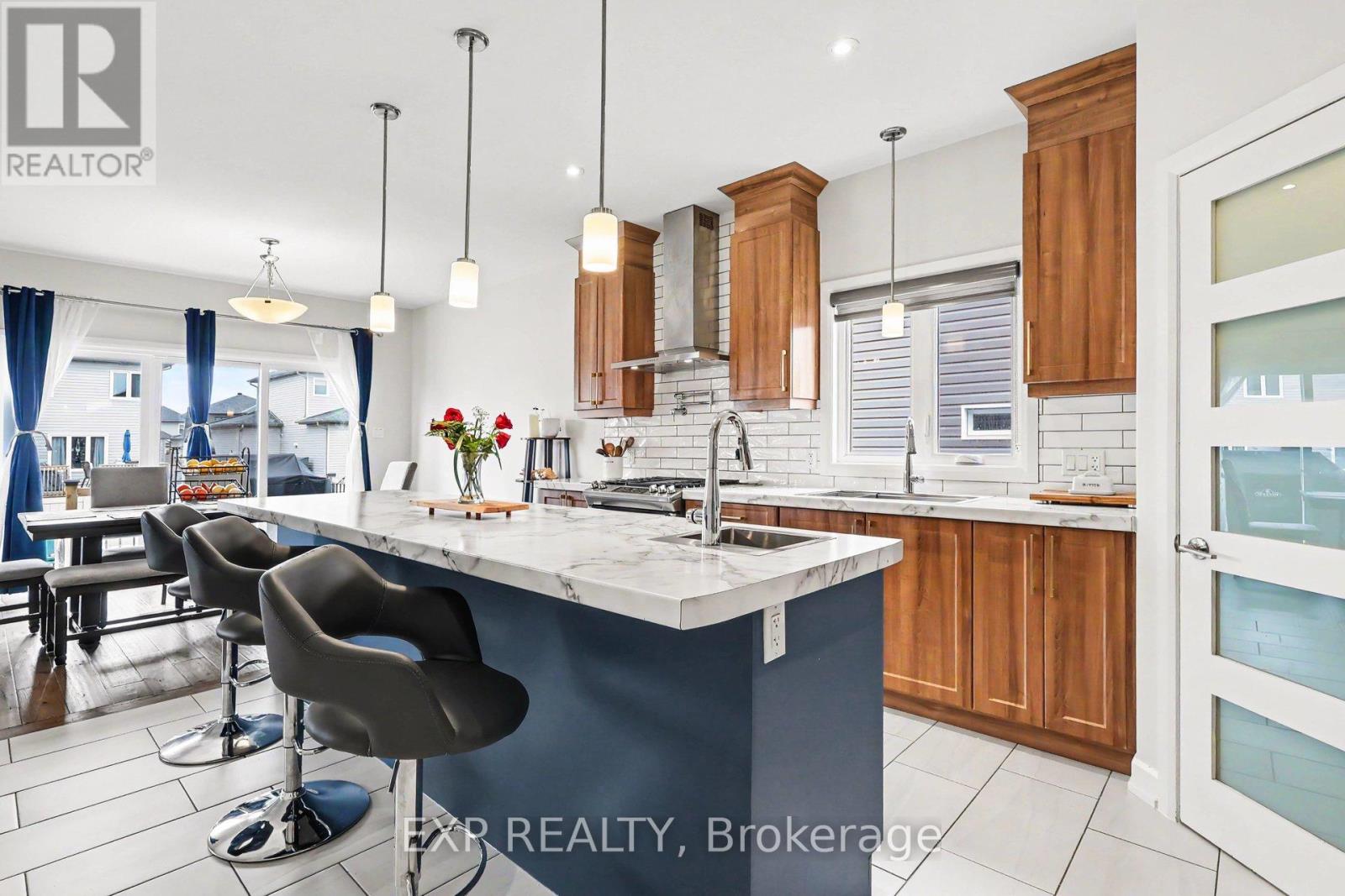 520 LUCENT STREET - 14