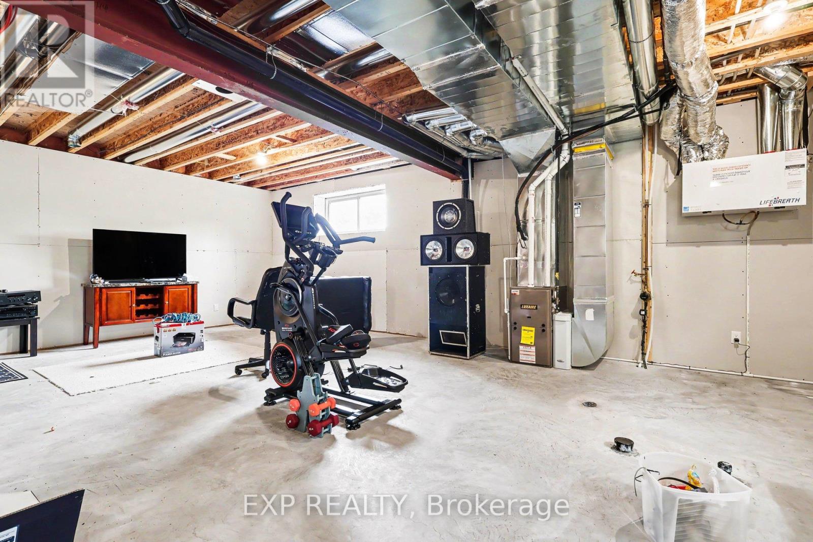 520 LUCENT STREET - 27