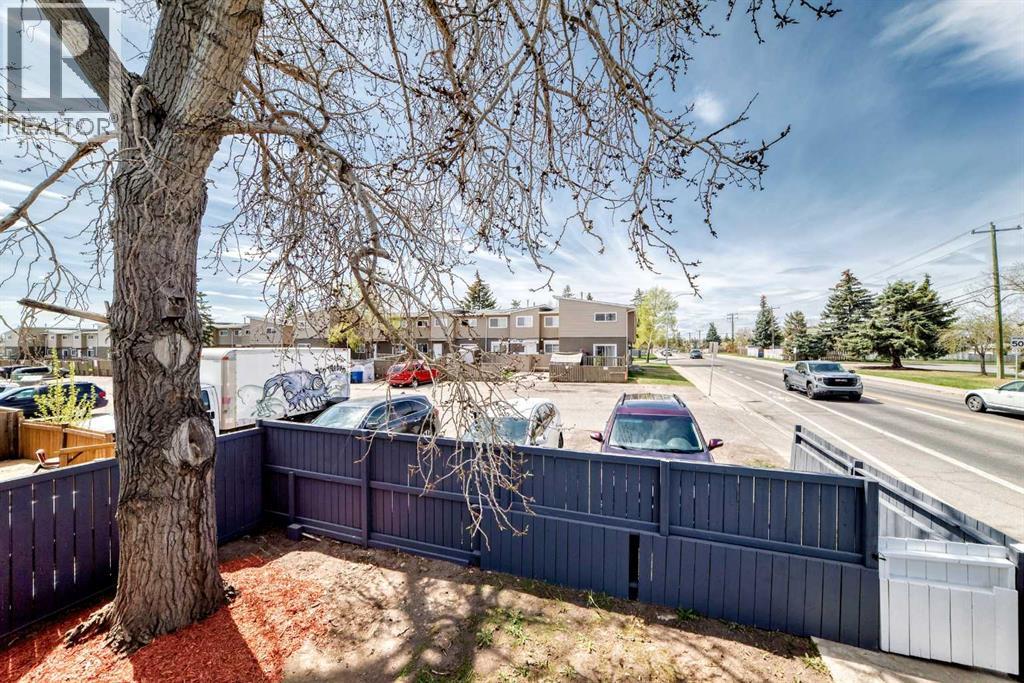#F 903 44 Street SE - 28