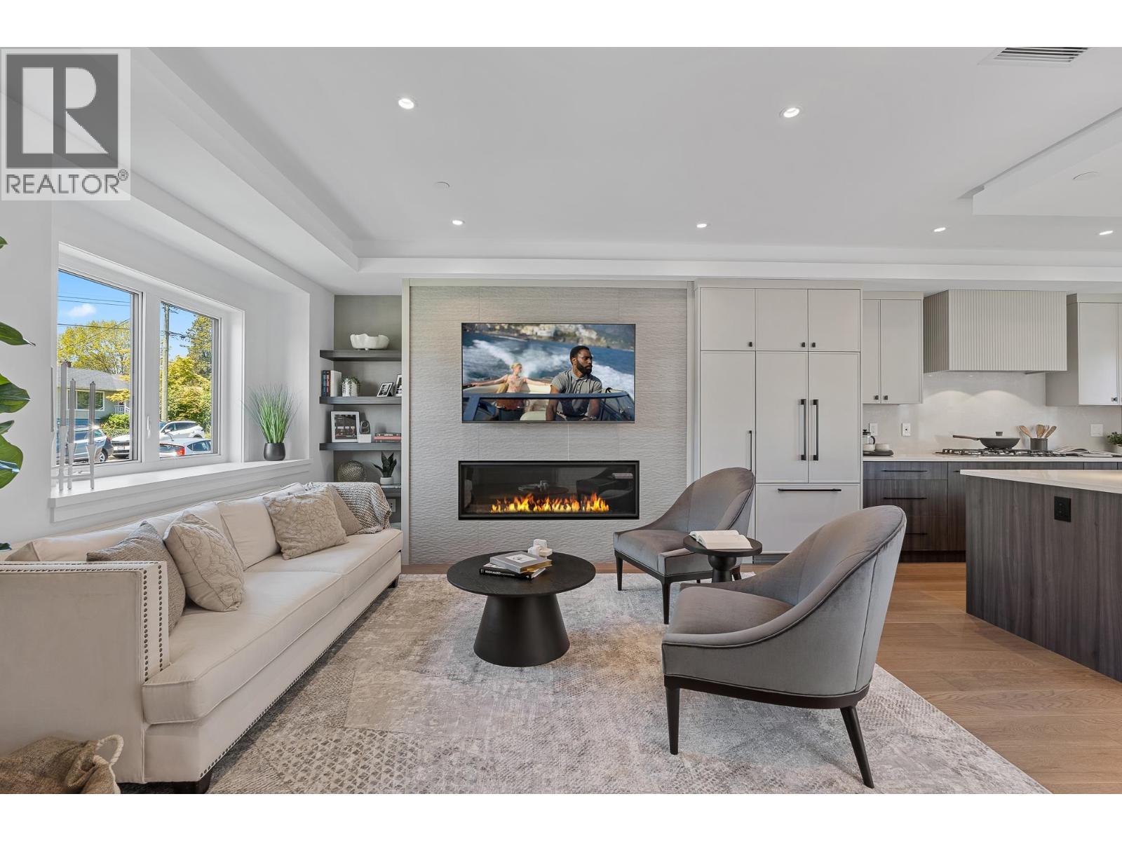 4 1860 MOORE AVENUE, Burnaby
