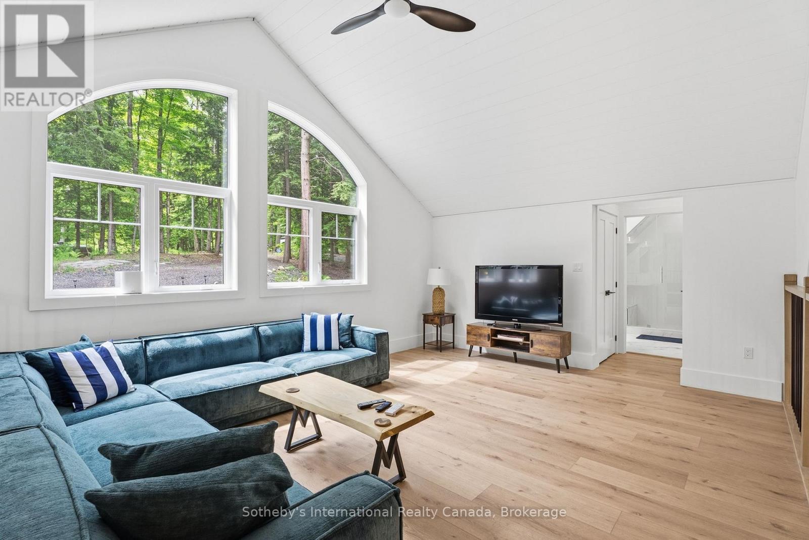 #6 8091 LAKE JOSEPH ROAD - 33